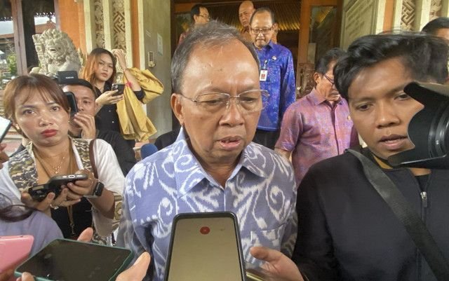 Gubernur Koster Siap Dipanggil Kemenperin Bahas Larangan AMDK Plastik di Bawah 1 Liter