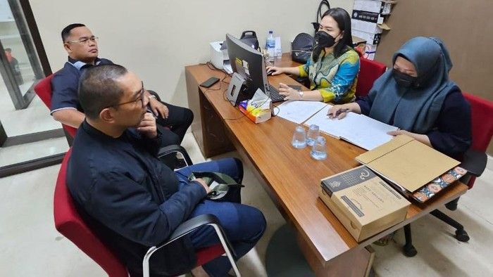 Ridwan Kamil Laporkan Lisa Mariana ke Bareskrim!