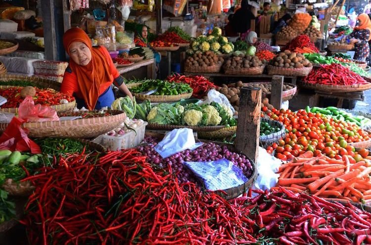 Harga Pangan Nasional, Kamis 20 April 2025: Bawang Merah dan Cabai Turun, Daging Sapi Naik