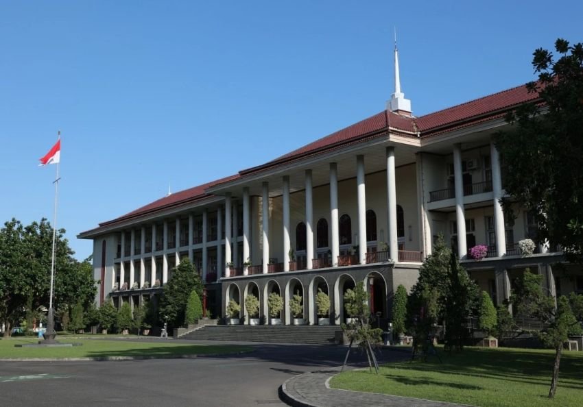 UGM Konfirmasi Sudah Berkomunikasi dengan Polri Terkait Polemik Ijazah Jokowi
