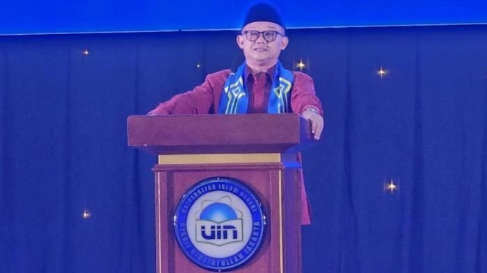 Mendikdasmen Abdul Mu'ti Berkelakar Soal Ijazah Palsu dalam Halal Bihalal IKALUIN Jakarta