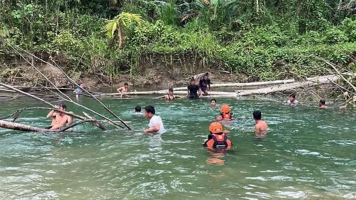 Pencarian Korban Terseret Arus Sungai Mola Belum Juga Berhasil Ditemukan