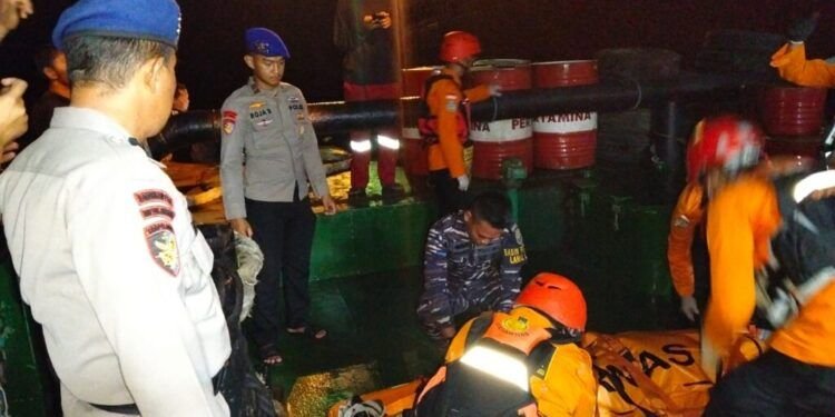 ABK Warga Rusia Meninggal Dunia di Kapal Asing, Sat Polairud Polres Lhokseumawe Lakukan Evakuasi di Perairan Selat Malaka