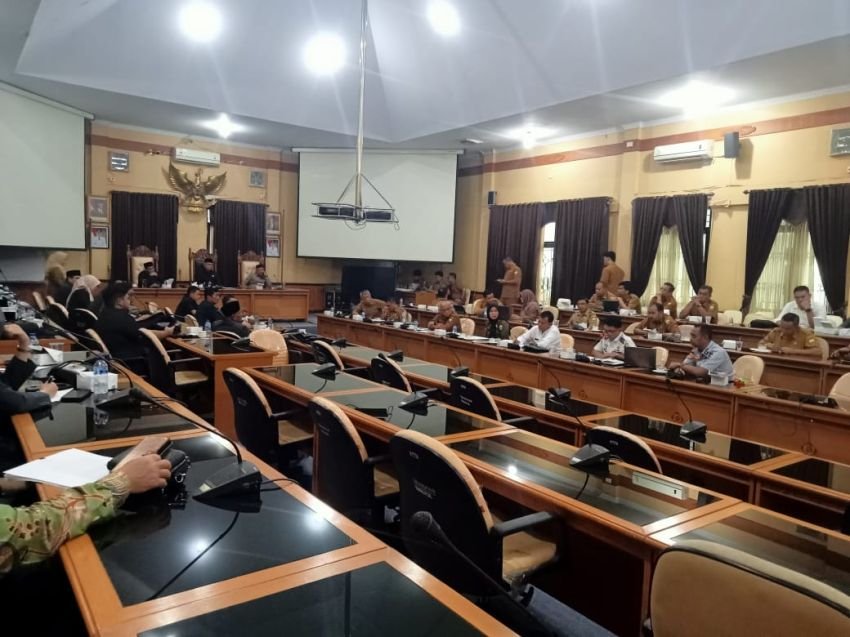 DPRD Muaro Jambi Soroti Mandeknya Forum CSR dan Kerusakan Jalan Akibat Kendaraan Perusahaan