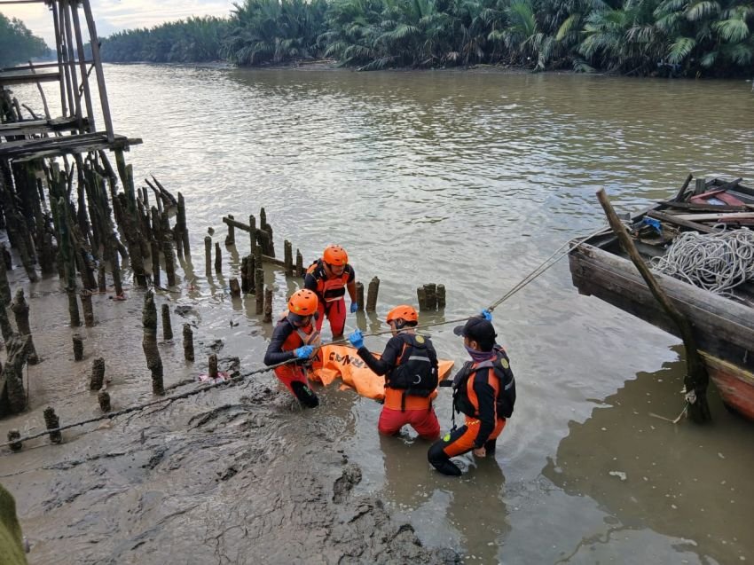 Remaja 16 Tahun yang Hanyut di Sungai Deli Ditemukan T3w4s, J4sad Ditemukan 21 Km dari Lokasi Awal