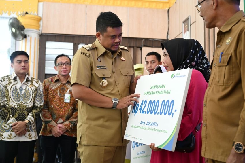 Nelayan Langkat Kini Lebih Tenang Melaut, Gubernur Bobby Nasution Serahkan 1.600 Asuransi Nelayan