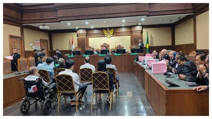 Tujuh Terdakwa Kasus Korupsi Emas Antam Dituntut 8 hingga 12 Tahun Penjara