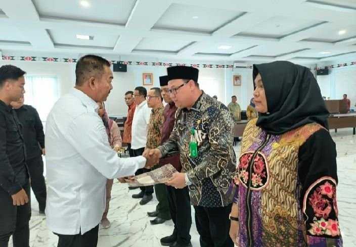 Bupati Madina Rotasi Tiga Pejabat Eselon II, Tegaskan Mutasi untuk Penyegaran