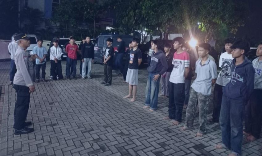 Polisi Gagalkan Tawuran 28 Remaja Bersenjata Bom Molotov di Tangsel