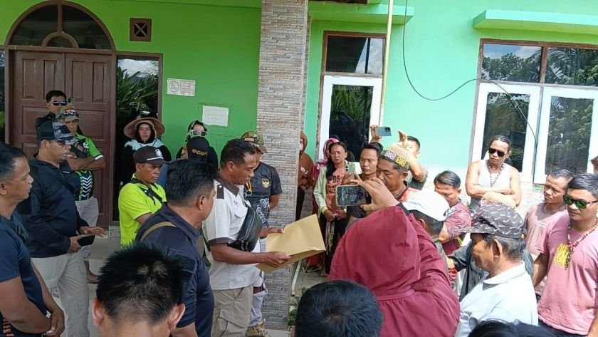 Warga Adat Dayak Agabag Demo Tolak Kriminalisasi dan Perampasan Tanah oleh Perusahaan Sawit di Nunukan