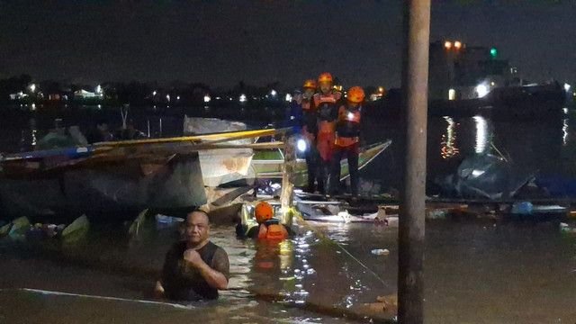Empat ABK Kapal Jukung Doa Ibu yang Dikabarkan Hilang Akibat Ledakan di Sungai Musi Ditemukan Selamat