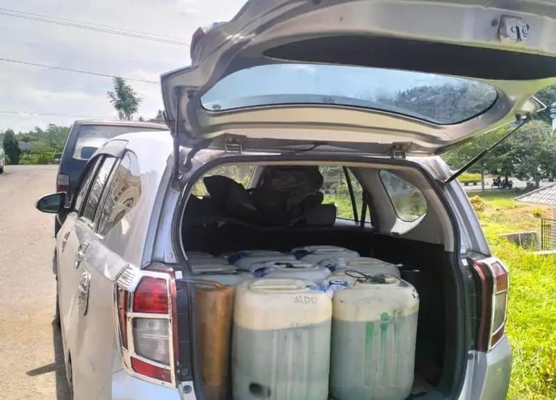 Pria di Labusel Diringkus karena Timbun BBM Bersubsidi, Polisi Sita 270 Liter Pertalite
