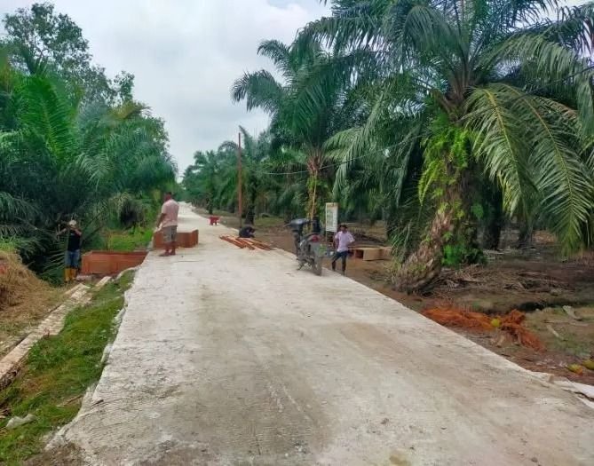 Jalan Cor Beton TMMD ke-124 di Desa Silo Bonto Rampung, Warga Sambut Akses Baru yang Lebih Nyaman