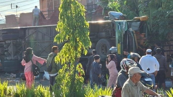 Kecelakaan Maut Bus ALS di Padang Panjang Tewaskan 12 Orang, Ini Identitas Para Korban