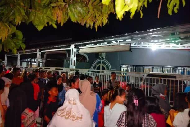 Diduga Hamili Janda, Rumah Kades di Kampar Digerebek Massa