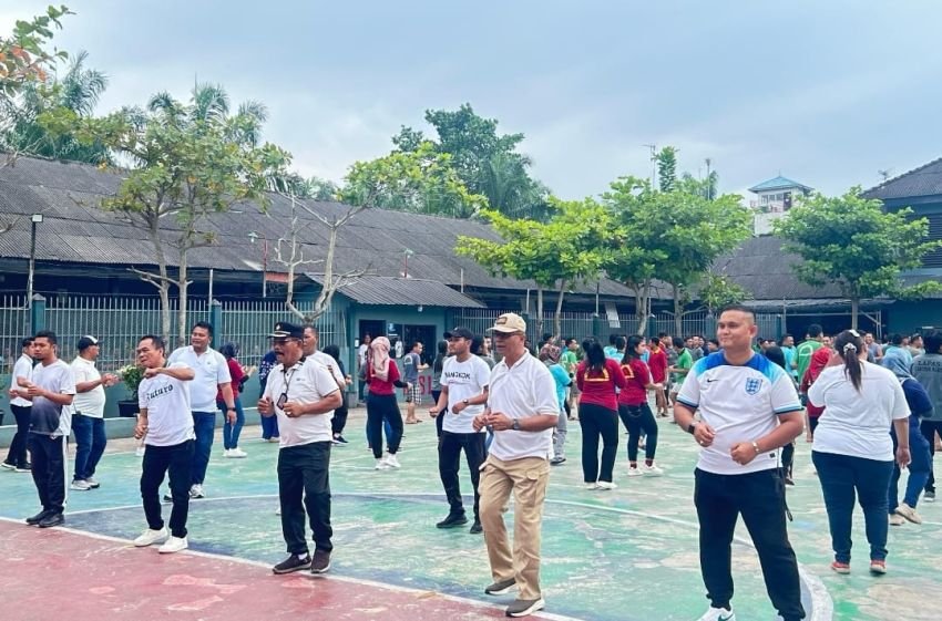 Pegawai dan Warga Binaan Lapas Labuhan Ruku Gelar Senam Bersama untuk Wujudkan Lingkungan Sehat dan Produktif