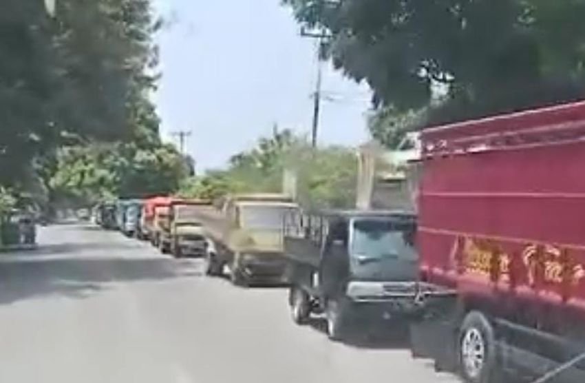 Antrean Panjang di SPBU Waingapu, Pertamina Siap Tertibkan Spekulan BBM