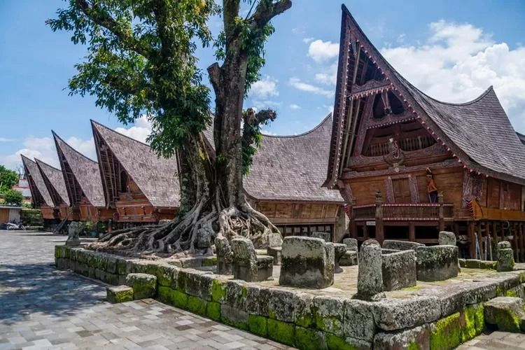 Batu Persidangan Huta Siallagan: Jejak Kelam Pengadilan Adat di Tepi Danau Toba