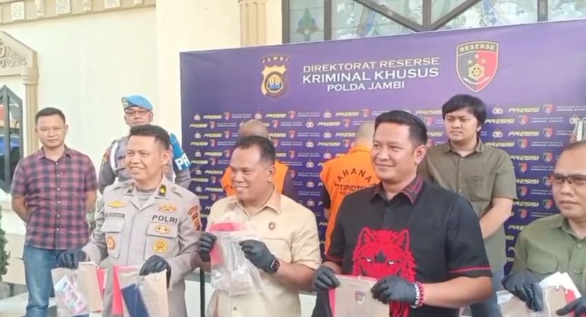 Polda Jambi Ungkap Jaringan Perdagangan Emas Ilegal Senilai Rp2 Miliar, Dua Pelaku Ditangkap