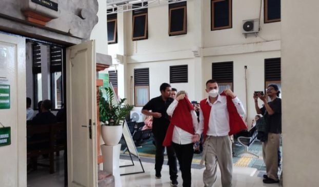 Dua Warga Negara Rusia Terdakwa Prostitusi Daring di Bali Dituntut 1 Tahun Penjara