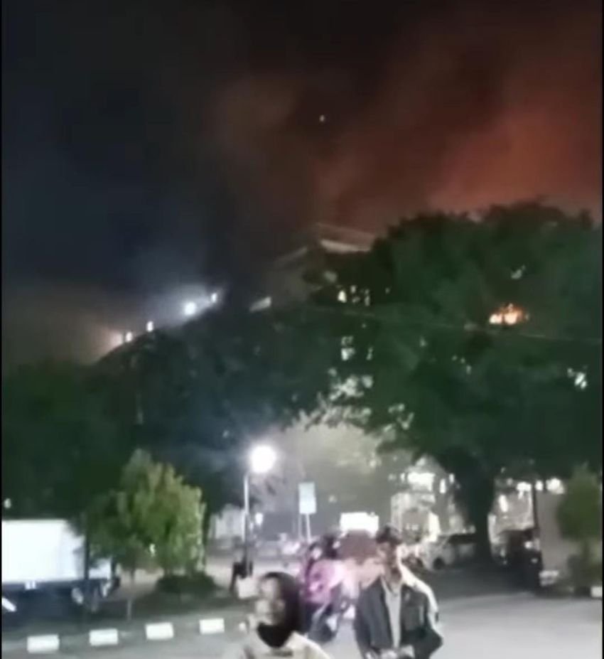 Kepanikan Warnai Kebakaran di Solo Grand Mall, Asap Tebal dari Area Food Court