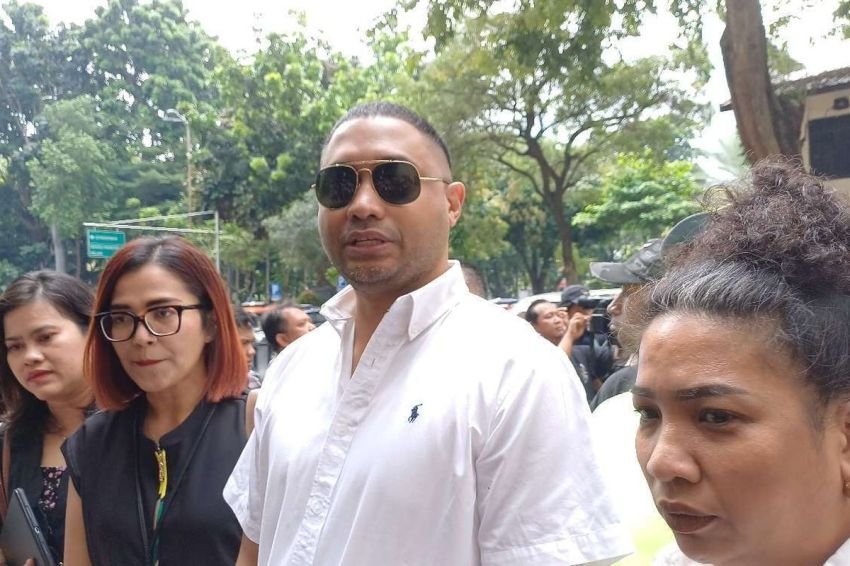 Rayen Pono Penuhi Panggilan Polisi Terkait Dugaan Penghinaan Marga oleh Ahmad Dhani