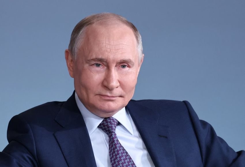 Helikopter Presiden Putin Terlibat Aksi Tembak-Menembak Lawan Drone Ukraina di Kursk