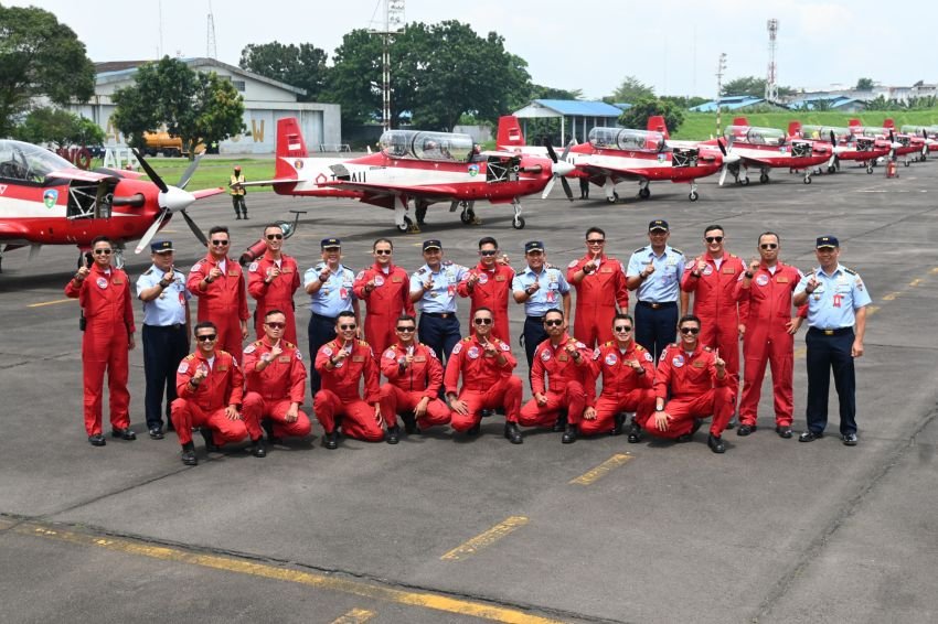 Dankosek I Medan Sambut Jupiter Aerobatic Team di Lanud Soewondo Jelang LIMA 2025
