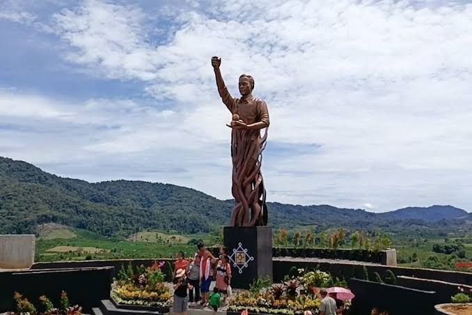 Usulan Pembangunan Monumen Jokowi di Samosir: Sejumlah Tokoh Setuju, Tapi Muncul Kritik soal Pengkultusan dan Efektivitas Dana