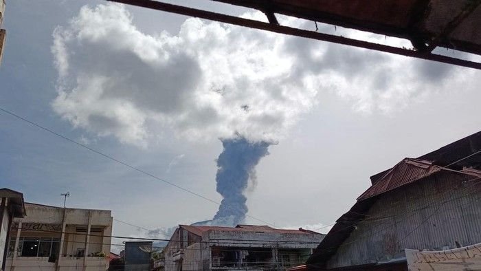Gunung Marapi Meletus, Abu Vulkanik Capai 1,6 Kilometer: Warga Diminta Waspada!