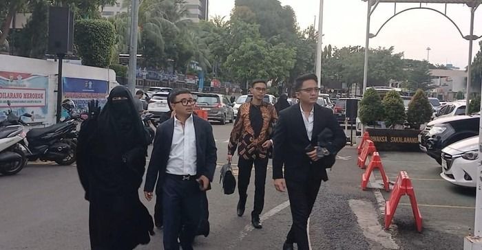 Umi Pipik dan Abidzar Datangi Polda Metro Jaya, Laporkan Kasus Dugaan Perundungan di Media Sosial