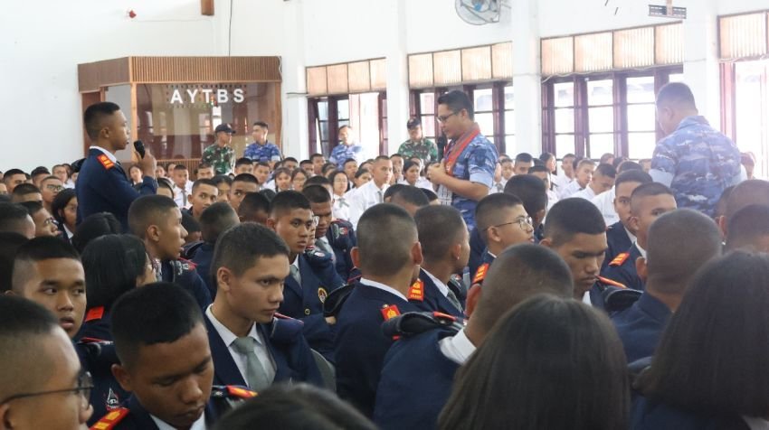 TNI AU Sosialisasi Bela Negara dan Rekrutmen Prajurit di Yayasan TB Soposurung Balige