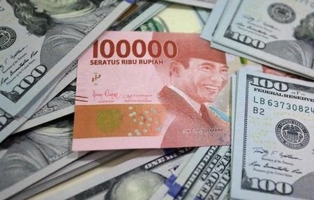 Rupiah Melemah Tipis ke Rp16.468 per Dolar AS pada Pembukaan Selasa