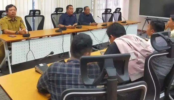 Mahasiswa Laporkan Larangan Salat Jumat di Dinas Pendidikan Sumut ke DPRD: &ldquo;Kami Tidak Bisa Terima Permintaan Maaf Lewat Telepon"