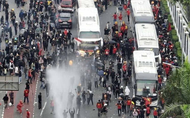 Ricuh Aksi May Day di DPR, Polisi Amankan 14 Penyusup Diduga Anarko