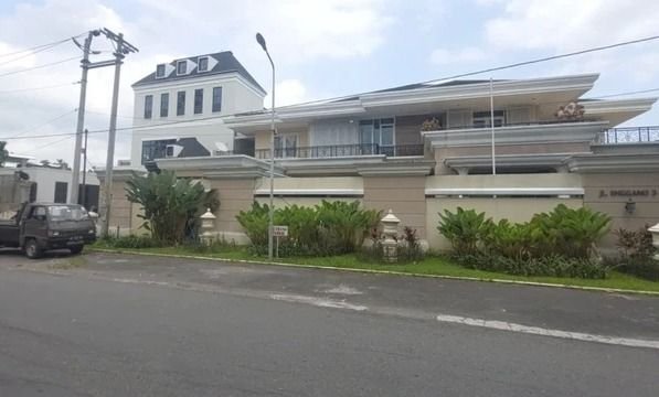 Sepi dan Tertutup, Begini Suasana Rumah Bos Sritex Iwan Setiawan Lukminto Usai Ditangkap Kejagung