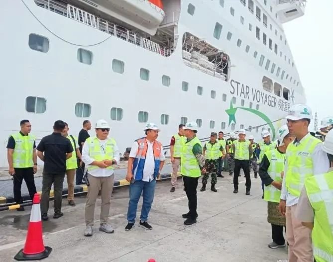 Kapal Pesiar Mewah MV. Star Voyager Sandar Perdana di Pelabuhan Kuala Tanjung, Bawa Ribuan Wisatawan Internasional