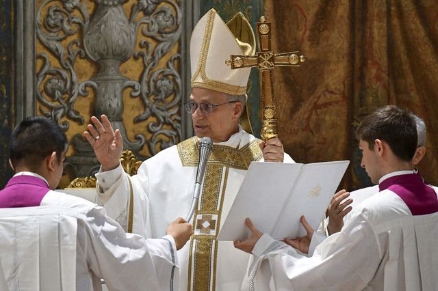Pekan Pertama Paus Leo XIV: Pimpin Doa Regina Coeli di Basilika Santo Petrus dan Bertemu Jurnalis Internasional