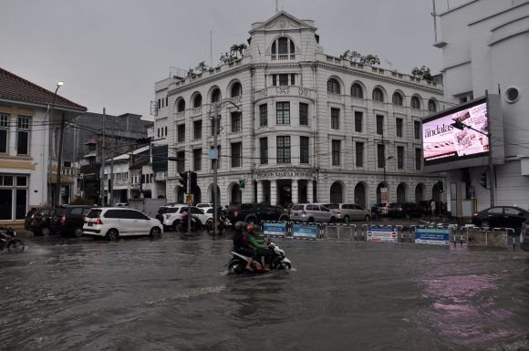 Waspada! Hujan Deras Guyur Medan, 20 Titik Ini Jadi Langganan Banjir