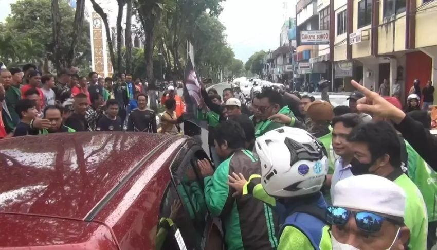 Demo Driver Ojol di Balikpapan Memanas, Pengemudi yang Masih Narik Disetop Paksa?