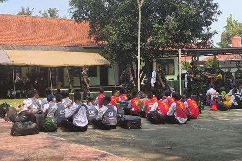 Penuh Haru, 39 Siswa &lsquo;Sulit Diatur&rsquo; Mulai Pendidikan Karakter Ala Militer Gagasan Dedi Mulyadi