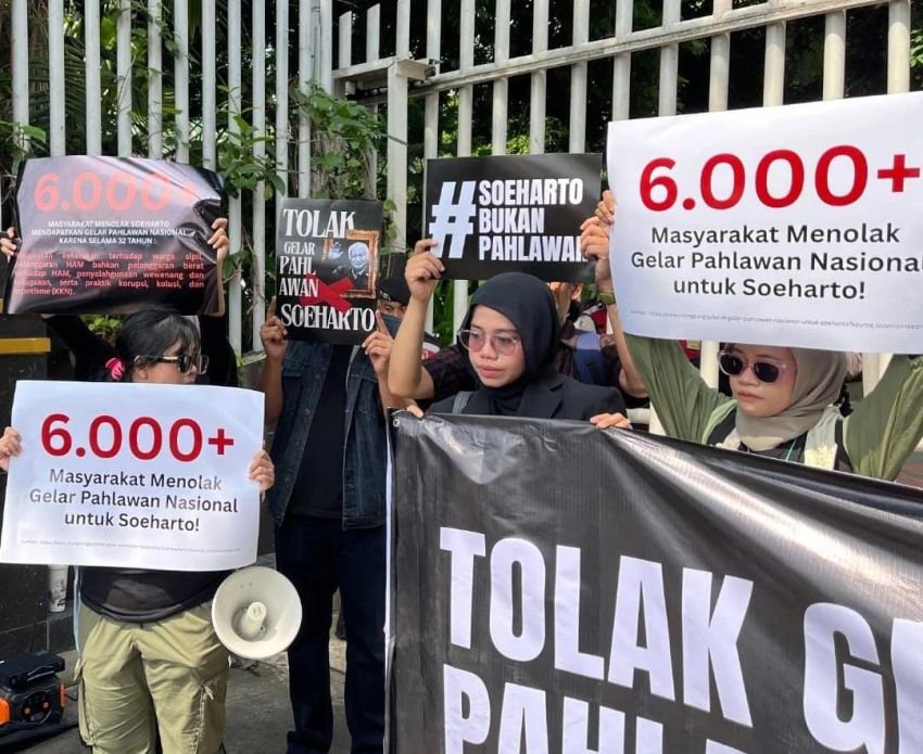 Gus Ipul Temui Demonstran Penolak Gelar Pahlawan untuk Soeharto, Janji Dengarkan Semua Masukan