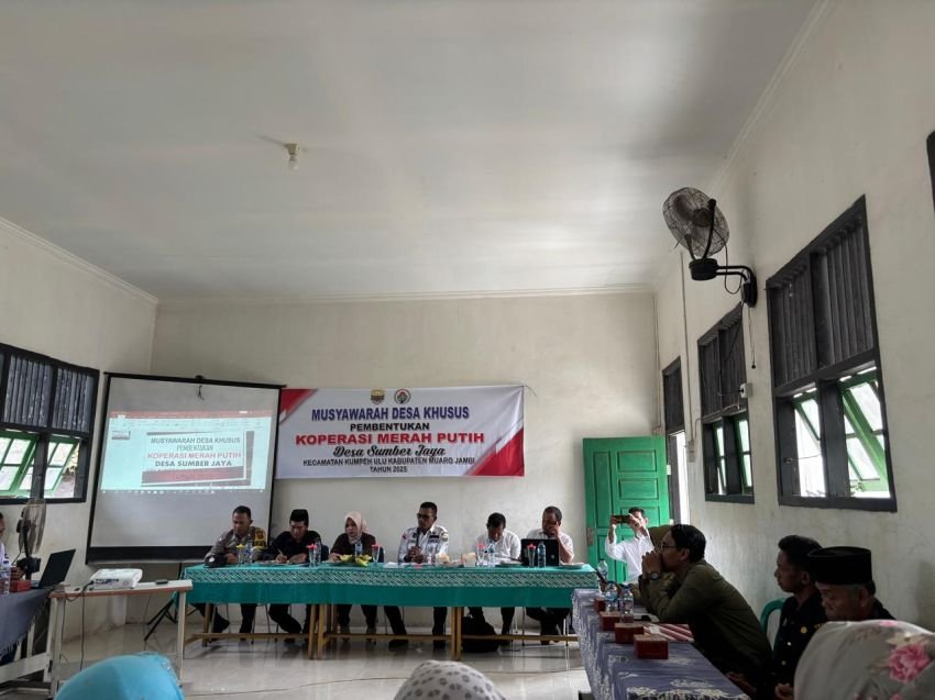 Hj. Ade Erma Suryani Hadiri Musyawarah Desa Pembentukan Koperasi Desa Perdana di Kecamatan Kumpeh Ulu