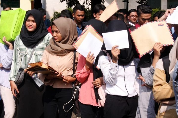 Sarjana Kian Sulit Dapat Kerja, Sertifikasi Keahlian Jadi Kunci Baru di Dunia Profesional