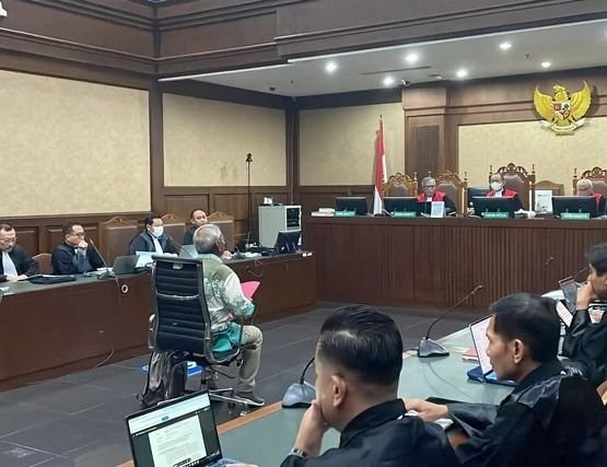 Ahli Bahasa UI Tegaskan 'Tenggelamkan' Maksudnya Ponsel, Bukan Baju &mdash; Bantahan Dalih Staf PDIP