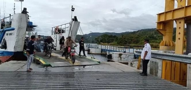 Angin Kencang, Pelayaran Kapal Penumpang Tigaras–Simanindo di Danau Toba Dihentikan Sementara