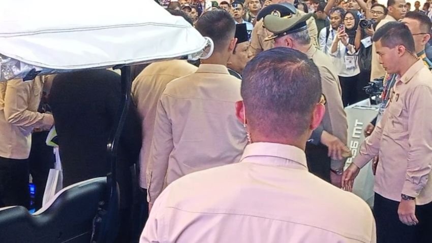 Presiden Prabowo Tegur Anggota Paspampres di Pameran Indo Defence 2025, Ada Apa?