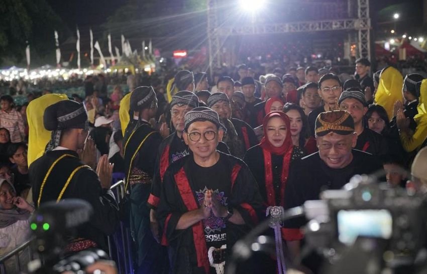 Menteri Fadli Zon: Kirab Malam 1 Suro Jadi Magnet Kebudayaan Penuh Makna