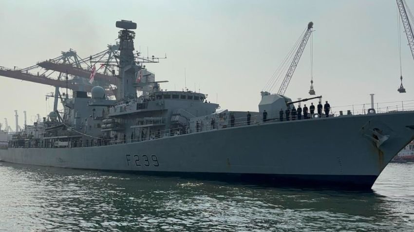 Kapal Perang HMS Richmond Bersandar di Pelabuhan Tanjung Priok, Jakarta