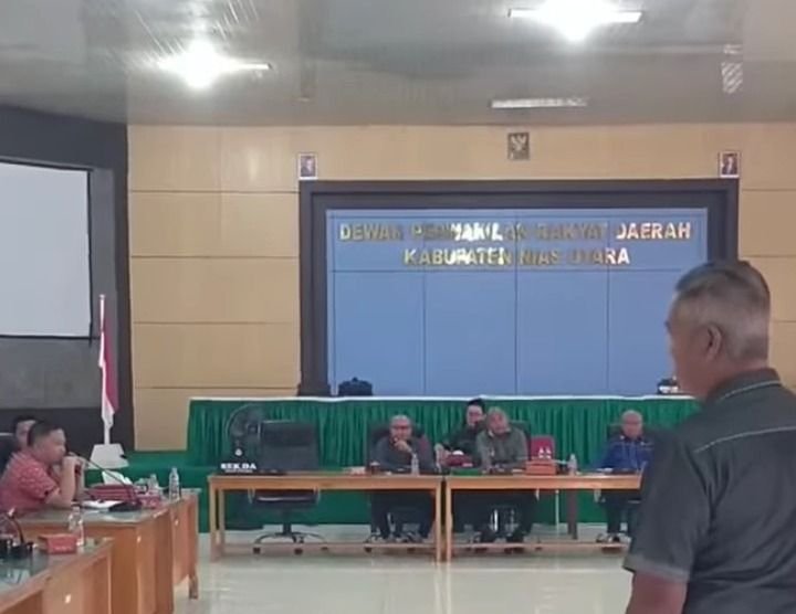 Rapat DPRD Nias Utara Ricuh Gegara Istilah Adat, Skorsing Diberlakukan dan Video Viral!
